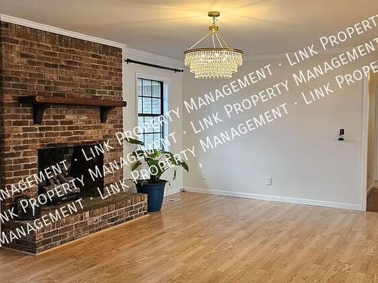 9328 Berkshire Cir — Photo 23
