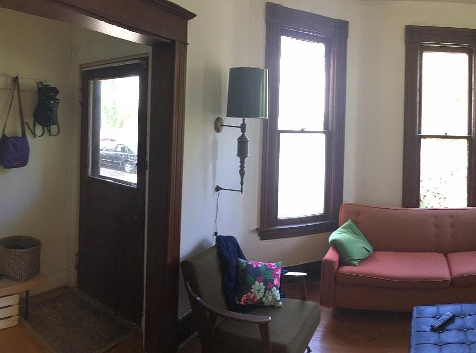 2nd image of 522-530 NE San Rafael St