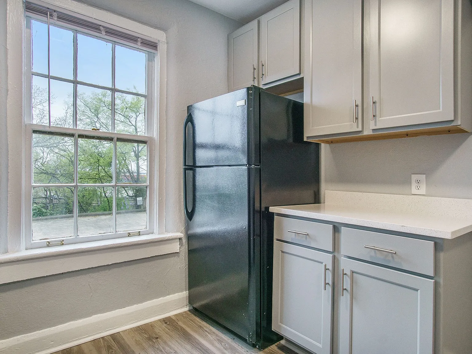 Sycamore Manor Apartments — Photo 4