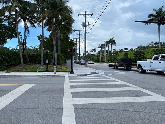 5th image of 150 Bradley Pl