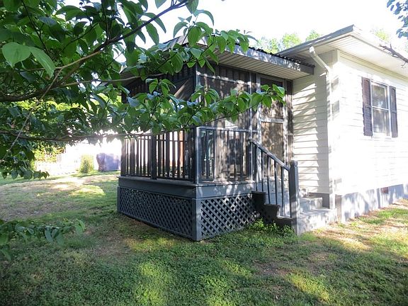 2nd image of 210 Meadowbrook Dr