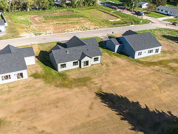 5th image of 407 Ridge Ct