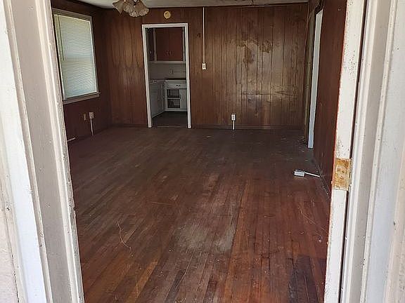 5th image of 4278 2nd Ave