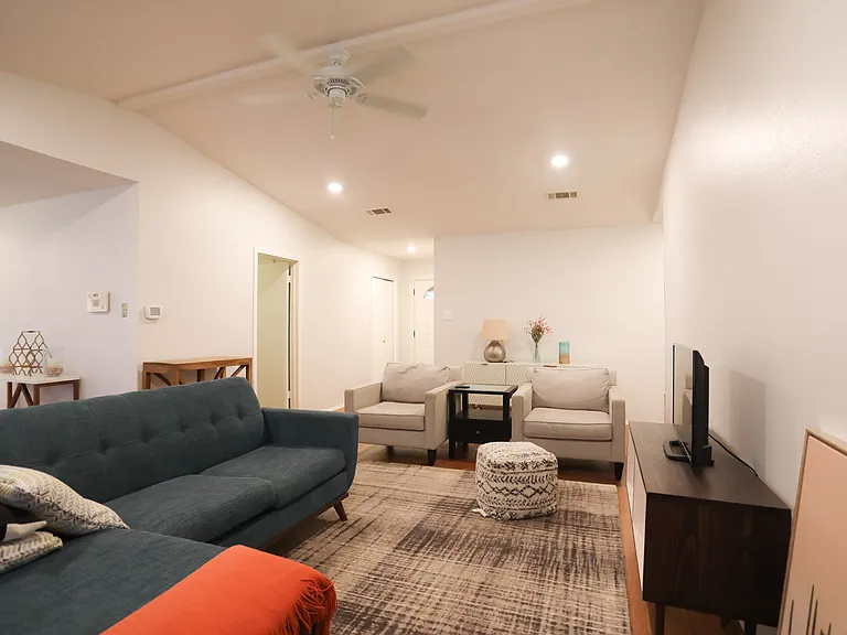 12315 Wycliff Ln — Photo 11