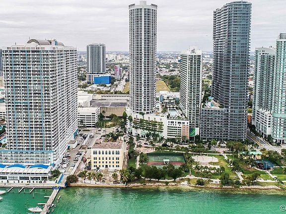 2nd image of 1750 N Bayshore Dr APT 2414