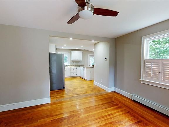 5th image of 93 Rogers Ave