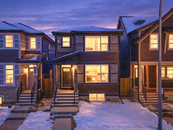 62 S Corner Meadows Cmn NE, Calgary, AB T3N 1K1