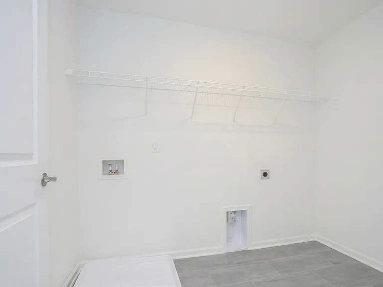 3813 Lantern Ln — Photo 12