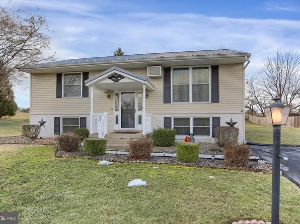 35 N Old Stonehouse Rd, Carlisle, PA 17015