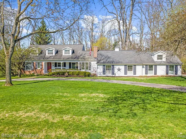 32377 Susanne Dr, Franklin, MI 48025