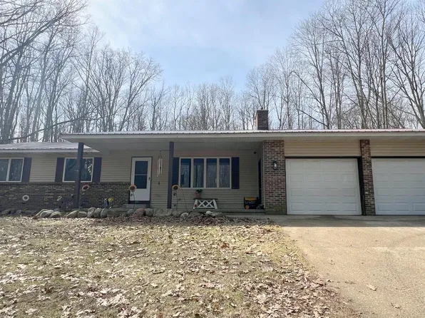 10913 Shawnee Trl, Stanwood, MI 49346