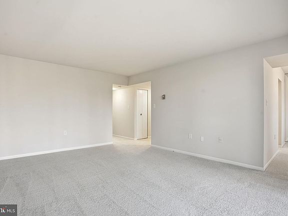 5th image of 1552 Northgate Sq APT 12B