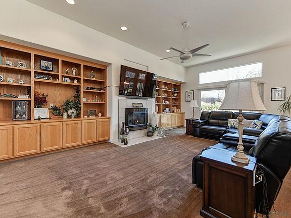 4th image of 531 Live Oak Ct #124