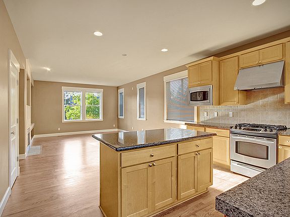 3rd image of 6916 Silent Creek Ave SE