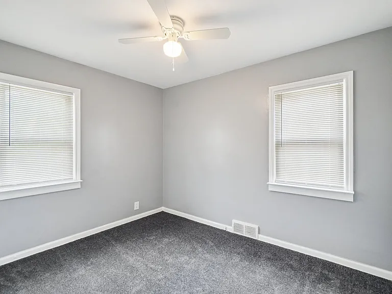 Oakman-Belleterre Apartments — Photo 23