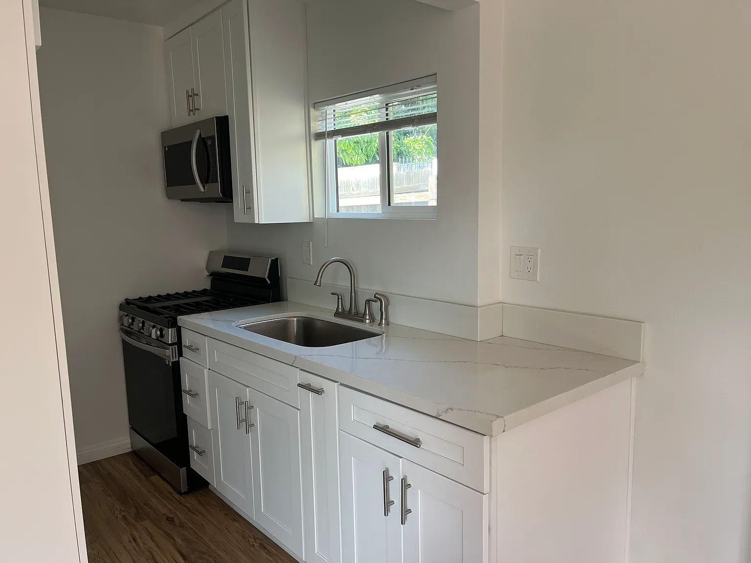 Studio, 335 sqft, $1,550 — Photo 2
