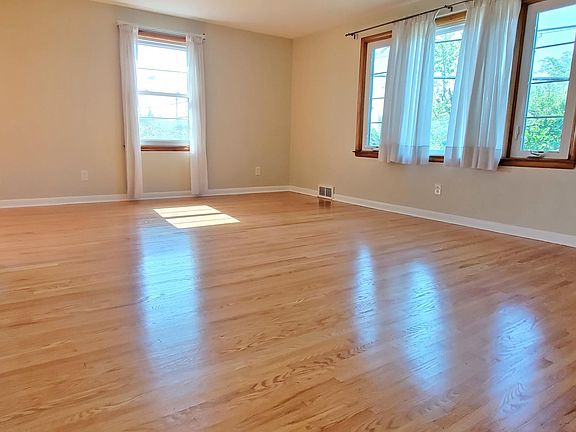 5th image of 4692 N Bailey Ave #1