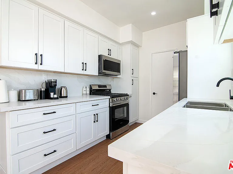 344 S Rexford Dr #4 — Photo 10