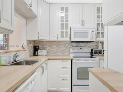 17050 NE 14th Ave APT 315, North Miami Beach, FL, 33162