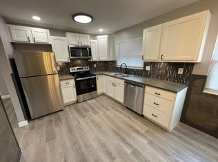 7721 Redbird Ln, Godfrey, IL 62035