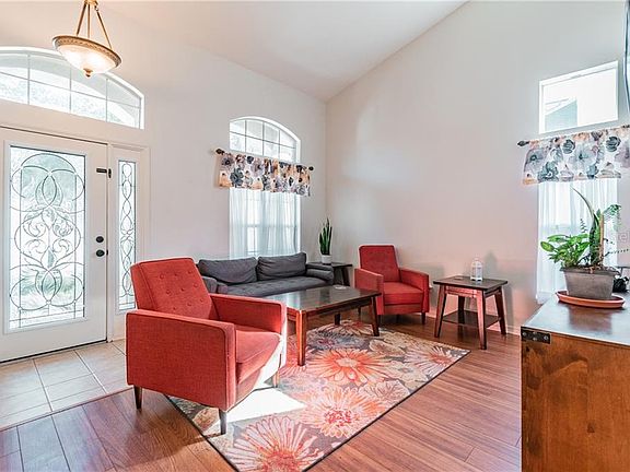 4th image of 1405 Emerald Hill Way