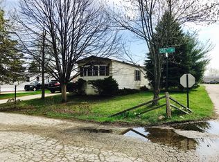 10915 255th Ave #10, Trevor, WI 53179