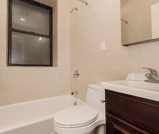 4th image of 10 W 103rd St APT 1D