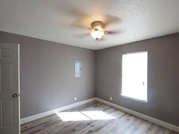 5th image of 1108 Circle M Dr APT B