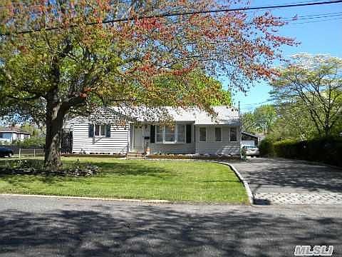 2nd image of 113 Hilary St