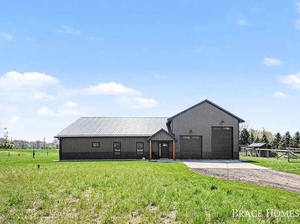 3414 144th Ave, Dorr, MI 49323