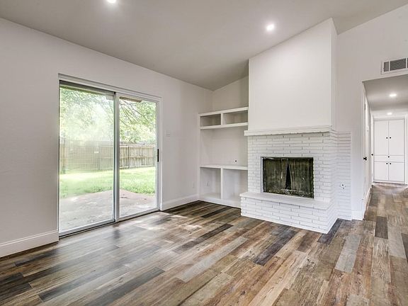 2nd image of 1012 Glen Cove Dr