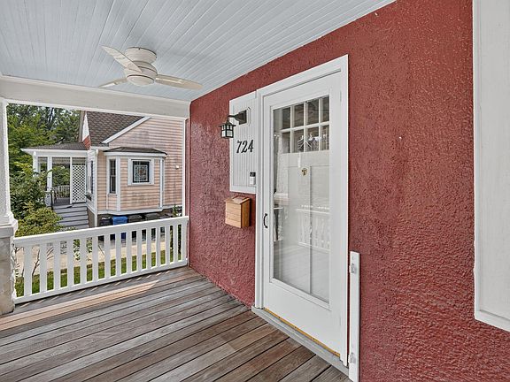 3rd image of 724 N Ivy St