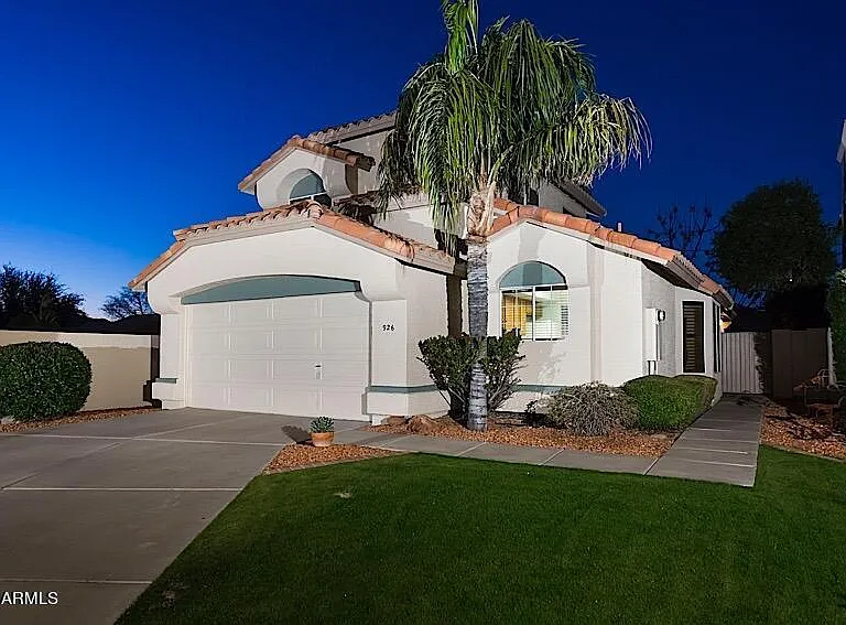 926 W San Mateo Ct — Photo 2