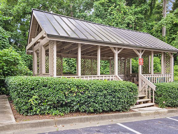 5th image of 1538 Chantilly Dr #134