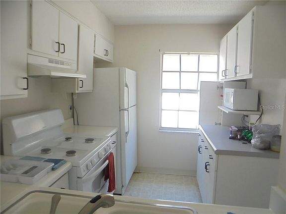 3rd image of 1452 Mission Dr W #23-B