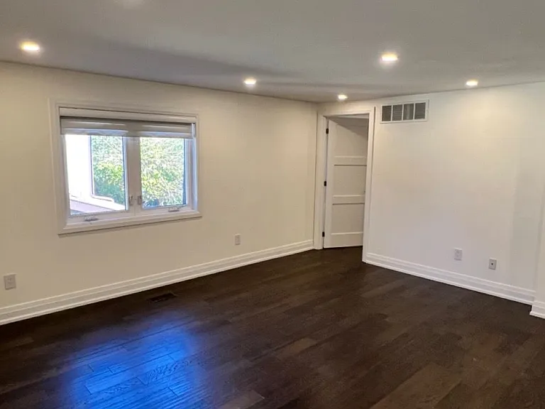 55 Creekwood Dr #UPPER — Photo 9