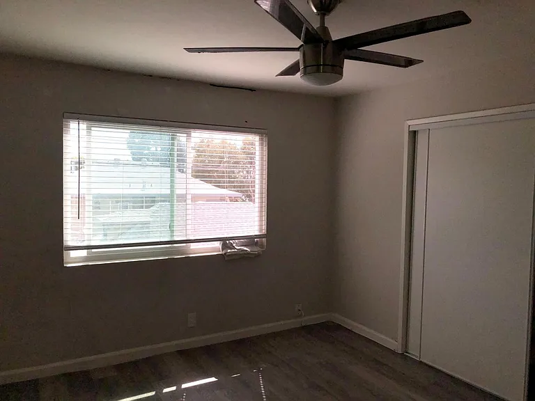 210 W Lemon Ave — Photo 15