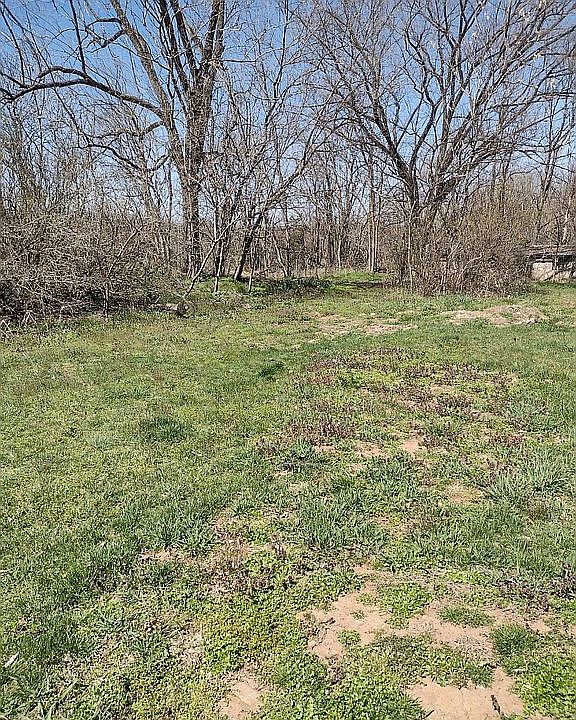 2nd image of 2564 Kerns Rd