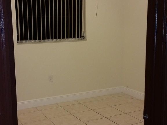 3rd image of 23 SW 113th Ave APT 101-3