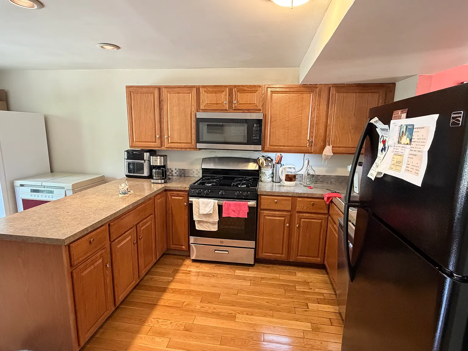 2 bed, 2.5 bath, 2265 sqft, $3,400 — Photo 3