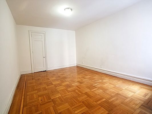 2nd image of 652 W 163rd St APT 1