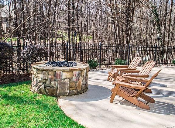 4th image of 107 Breakwater Ct #320
