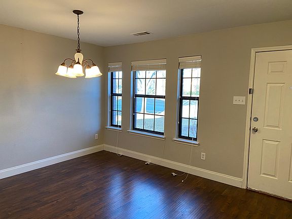 4th image of 2904 Westover Dr