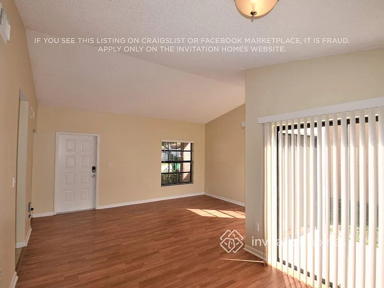 14710 Cedar Creek Pl — Photo 3