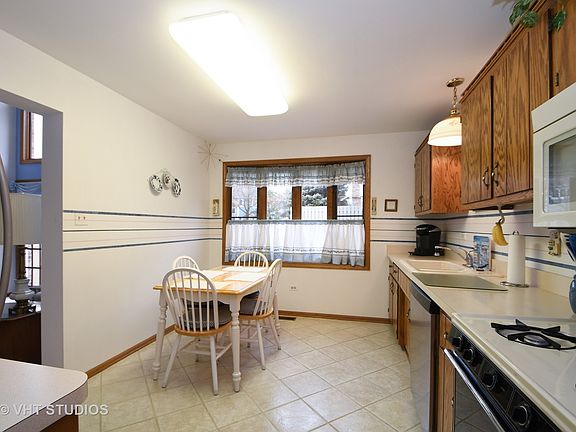 3rd image of 17324 Brook Crossing Ct
