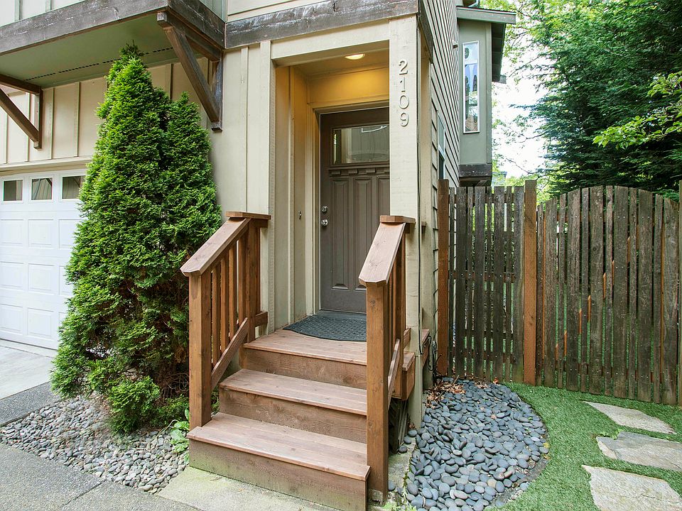 2nd image of 2109 S Washington St