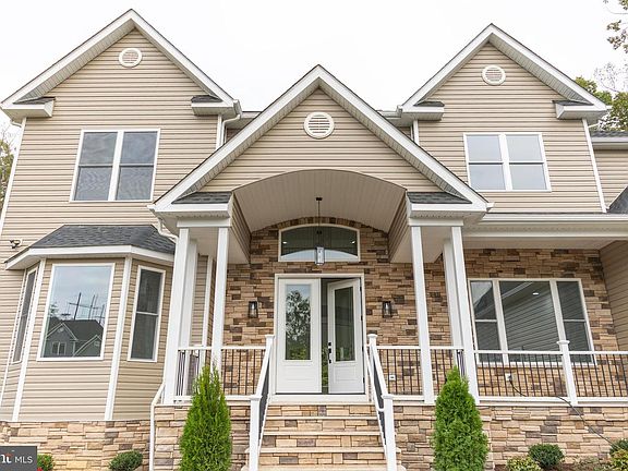 5th image of 10401 Laurel Ridge Way