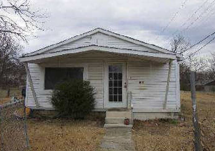 1st image of 1013 N D St