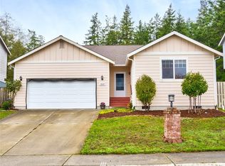 1668 NW Camellia Loop, Oak Harbor, WA 98277