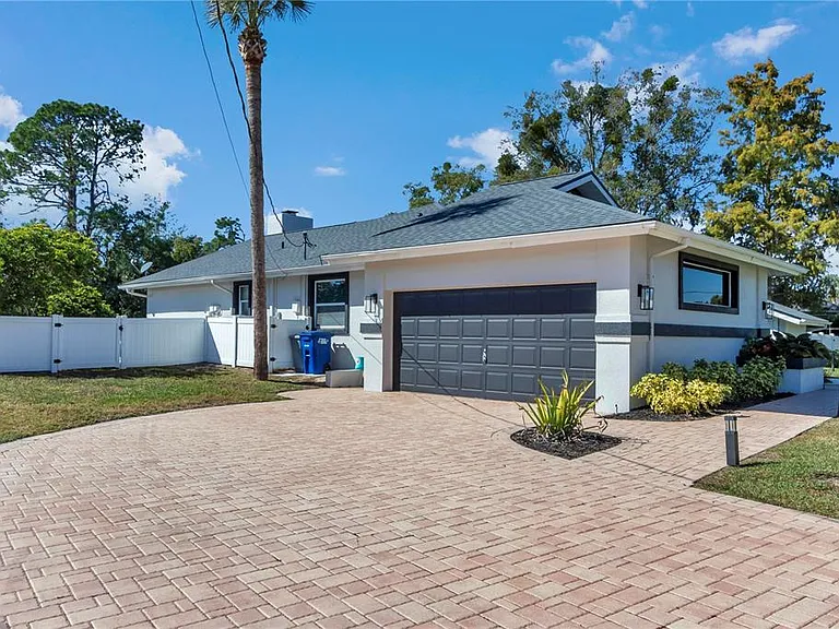 1542 SE Pinwheel Dr — Photo 44